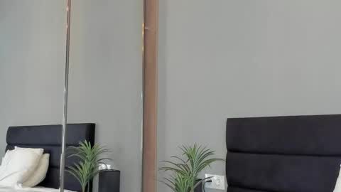 Bella online show from October 14, 2025, 9:10 am