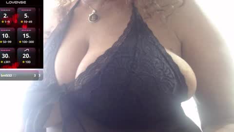 Snapshot of smilet_milf chatting on January 11, 2025, 1:32 pm Smileth online show from January 11, 2025, 1:32 pm