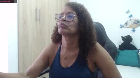 Snapshot of smilet_milf chatting on February 5, 2025, 11:55 am Smileth online show from February 5, 2025, 11:55 am