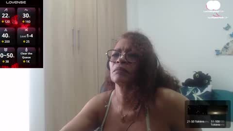 Snapshot of smilet_milf chatting on February 7, 2025, 3:41 pm Smileth online show from February 7, 2025, 3:41 pm