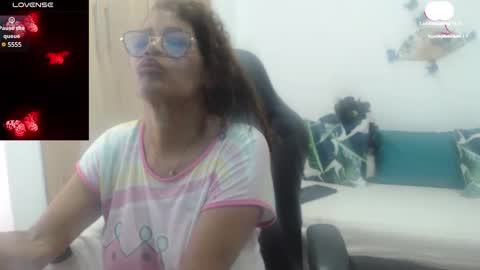 Snapshot of smilet_milf chatting on February 8, 2025, 12:06 pm Smileth online show from February 8, 2025, 12:06 pm
