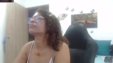 Snapshot of smilet_milf chatting on March 6, 2025, 11:47 am Smileth online show from March 6, 2025, 11:47 am