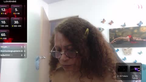 Snapshot of smilet_milf chatting on March 7, 2025, 4:55 pm Smileth online show from March 7, 2025, 4:55 pm