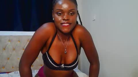 Snapshot of smiley_chocolate chatting on February 15, 2026, 8:27 pm Smiley chocolate online show from February 15, 2026, 8:27 pm