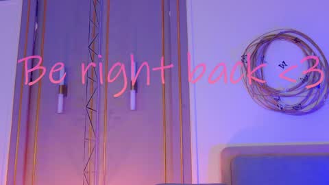 Mia online show from February 1, 2025, 8:08 am