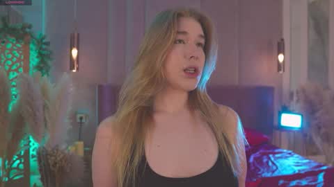 Mia online show from March 30, 2026, 5:08 am