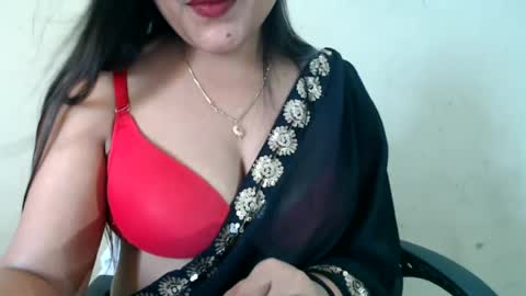 Snapshot of smiley_queen99 chatting on June 22, 2026, 4:20 am smiley online show from June 22, 2026, 4:20 am