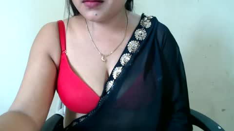 Snapshot of smiley_queen99 chatting on July 4, 2026, 3:35 am smiley online show from July 4, 2026, 3:35 am