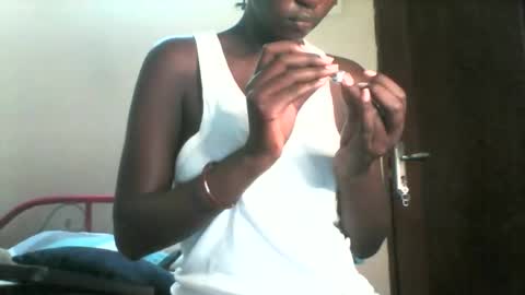 Snapshot of smileykesh chatting on November 17, 2025, 5:57 am smileykesh online show from November 17, 2025, 5:57 am