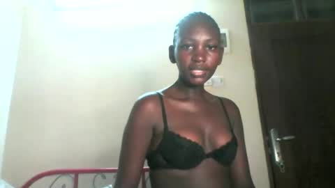 Snapshot of smileykesh chatting on November 18, 2025, 5:56 am smileykesh online show from November 18, 2025, 5:56 am