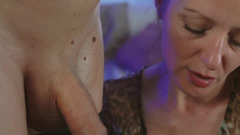 Snapshot of smilinglove chatting on March 9, 2025, 11:36 am Tati San online show from March 9, 2025, 11:36 am