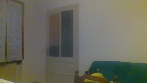 Snapshot of smokered100s chatting on January 12, 2026, 6:35 pm luca online show from January 12, 2026, 6:35 pm