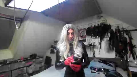 Snapshot of smokeslut365 chatting on March 4, 2025, 4:06 am smokeslut365 online show from March 4, 2025, 4:06 am