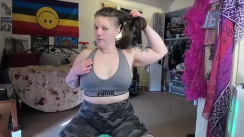 Snapshot of smokihippi chatting on February 19, 2025, 10:53 pm Big Dawg online show from February 19, 2025, 10:53 pm