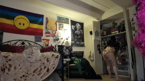 Snapshot of smokihippi chatting on February 26, 2025, 4:56 pm Big Dawg online show from February 26, 2025, 4:56 pm