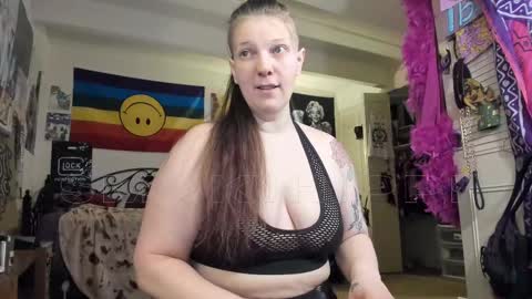 Snapshot of smokihippi chatting on March 12, 2025, 1:47 am Big Dawg online show from March 12, 2025, 1:47 am