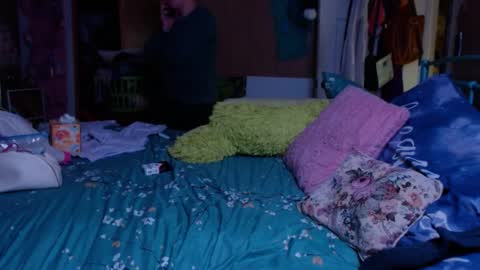 Snapshot of smokydian chatting on December 2, 2024, 4:20 pm DIAN dee-ann online show from December 2, 2024, 4:20 pm