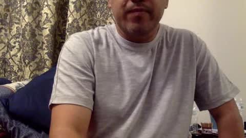 Snapshot of smoothstrik3r chatting on December 17, 2024, 1:39 am smoothstrik3r online show from December 17, 2024, 1:39 am
