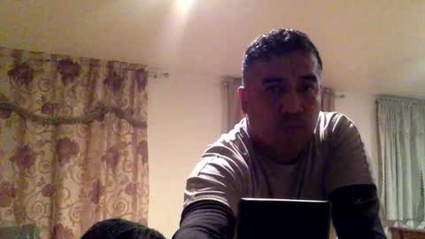 Snapshot of smoothstrik3r chatting on November 5, 2025, 1:33 pm smoothstrik3r online show from November 5, 2025, 1:33 pm