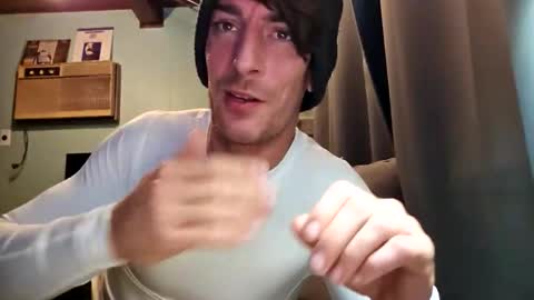 Snapshot of snackyyyy chatting on February 18, 2026, 1:34 am Snackyyyy online show from February 18, 2026, 1:34 am