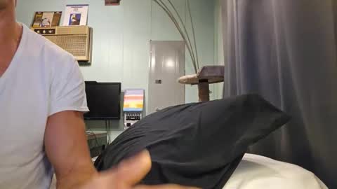 Snapshot of snackyyyy chatting on February 22, 2026, 12:01 am Snackyyyy online show from February 22, 2026, 12:01 am