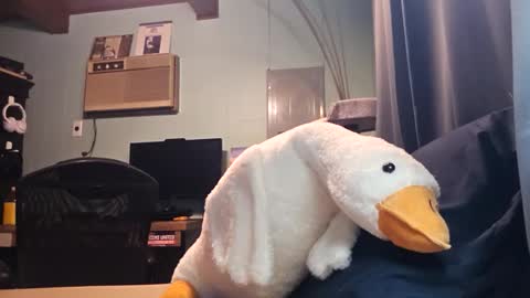 Snackyyyy online show from April 8, 2026, 12:43 am