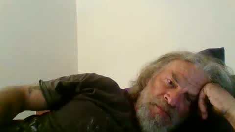 Snapshot of snap2play chatting on September 17, 2025, 2:13 am snap2play online show from September 17, 2025, 2:13 am
