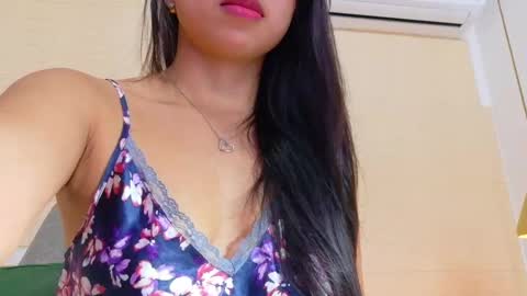 Snapshot of sneakyy_fantasy chatting on February 26, 2025, 10:04 am Hellen online show from February 26, 2025, 10:04 am