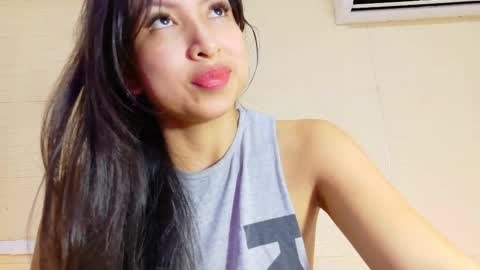 Snapshot of sneakyy_fantasy chatting on March 8, 2025, 3:50 am Hellen online show from March 8, 2025, 3:50 am