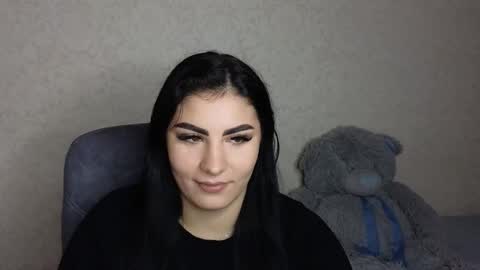 Olivia online show from October 23, 2025, 3:44 pm