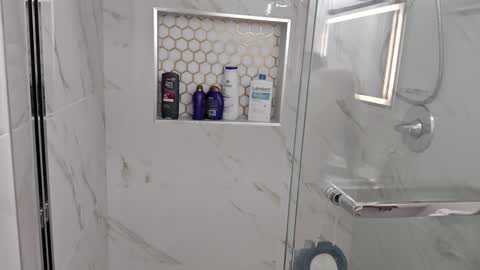 Snapshot of snizniz chatting on December 16, 2024, 5:17 am snizniz online show from December 16, 2024, 5:17 am