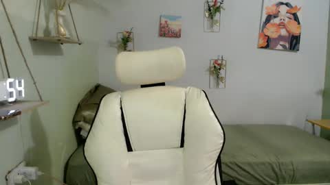 Snapshot of snow_2000 chatting on October 16, 2025, 3:29 am snow_2000 online show from October 16, 2025, 3:29 am