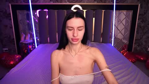 snow_whiteeex online show from February 12, 2026, 7:03 am