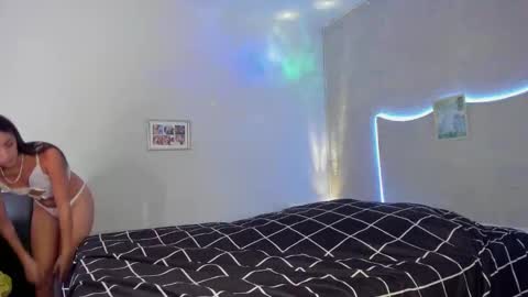 snowbabyxox online show from November 10, 2025, 5:12 pm