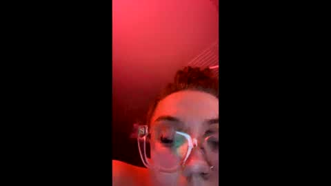 Snapshot of snowbunnyslutxxx chatting on October 3, 2025, 11:46 pm snowbunnyslutxxx online show from October 3, 2025, 11:46 pm