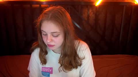 snowwhite_bella online show from October 23, 2025, 1:10 pm