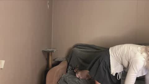 Snapshot of snowy_alice chatting on October 11, 2025, 9:30 am snowy_alice online show from October 11, 2025, 9:30 am