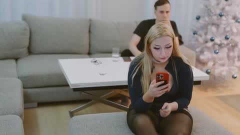 Snowy Bubbles online show from December 15, 2025, 12:20 pm