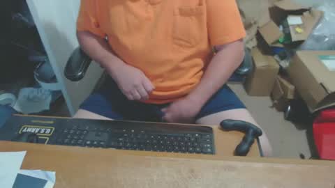 Snapshot of snwplwdrvr chatting on December 8, 2024, 6:39 pm snwplwdrvr online show from December 8, 2024, 6:39 pm