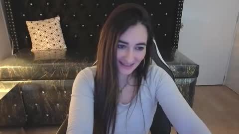 soffi_betacur_b online show from September 9, 2025, 3:06 am