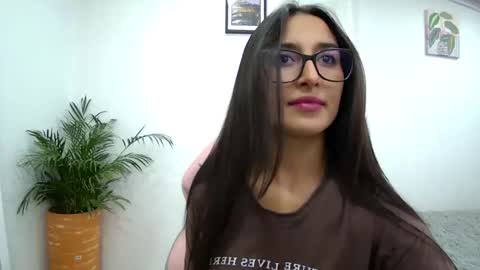 soffi_rousel_ online show from February 11, 2025, 5:18 pm