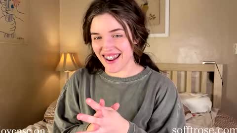 Julia    online show from February 6, 2025, 1:16 am