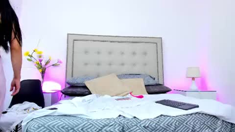 sofhyalove online show from August 1, 2026, 8:30 pm