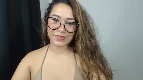 Snapshot of sofi4__ chatting on February 23, 2025, 9:11 am sofi online show from February 23, 2025, 9:11 am