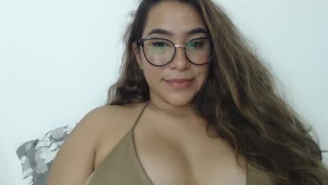 Snapshot of sofi4__ chatting on March 1, 2025, 8:02 am sofi online show from March 1, 2025, 8:02 am