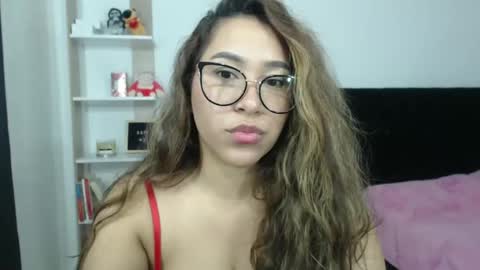 Snapshot of sofi4__ chatting on March 9, 2025, 9:02 am sofi online show from March 9, 2025, 9:02 am