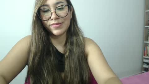 Snapshot of sofi4__ chatting on March 12, 2025, 7:13 am sofi online show from March 12, 2025, 7:13 am