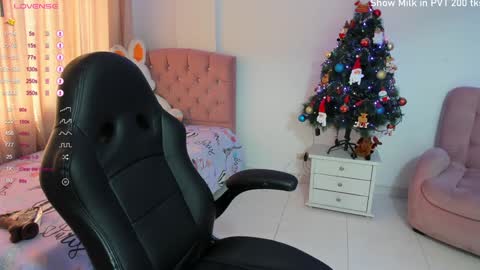 Snapshot of sofi_love77 chatting on December 4, 2024, 3:43 pm sofi_love77 online show from December 4, 2024, 3:43 pm