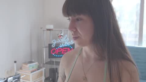 Sofi Mora online show from December 14, 2024, 2:31 pm