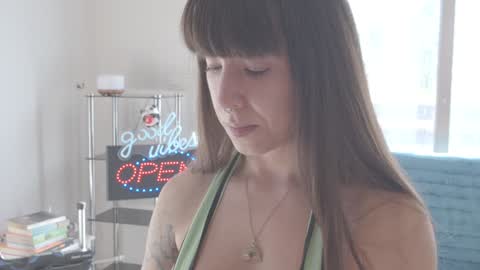 Sofi Mora online show from December 15, 2024, 2:59 pm